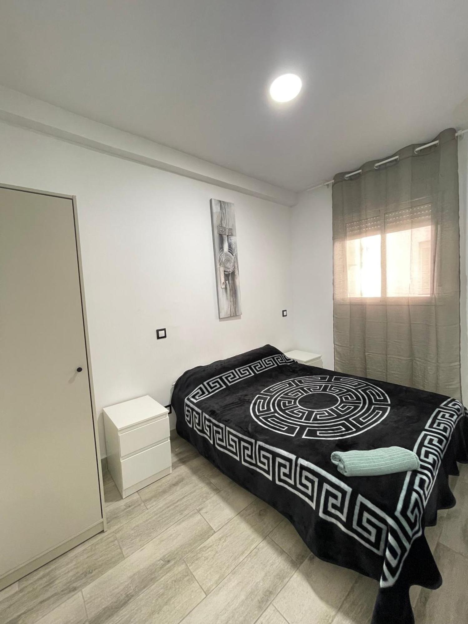 Relax Apartaments 1Min Metro Мадрид Екстер'єр фото